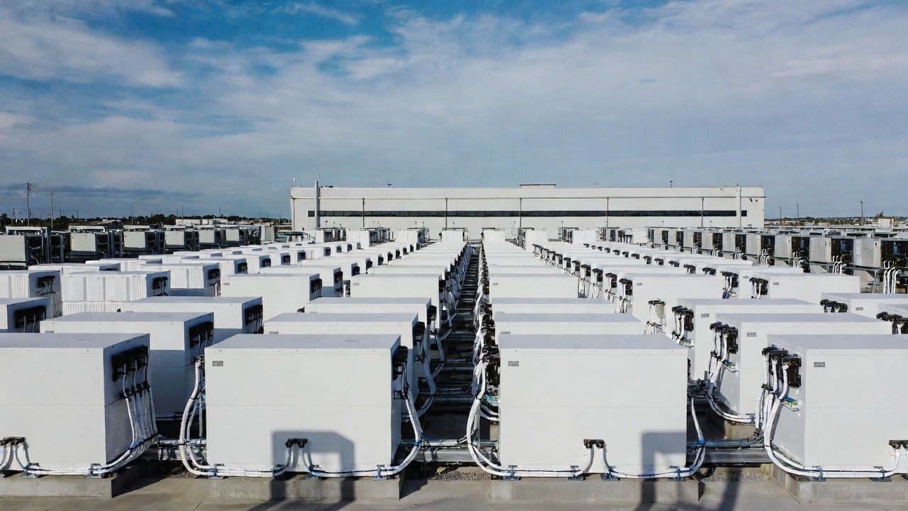 Re:Build Battery Solutions ESS Data Center